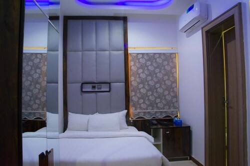Aviel Hotel And Suites