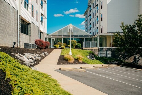 Hershey | Pool & Family Activities | 2BR Suite