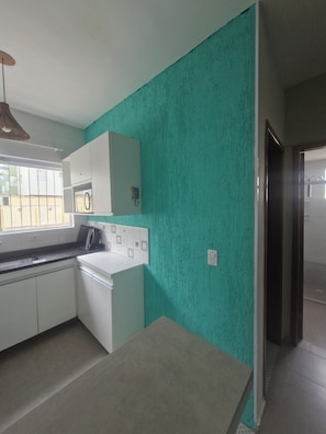 Interior - 50m from the beach! First floor apartment, fully furnished with no stairs, equipped kitchen, WIFI and parking space! (Ubatuba)
