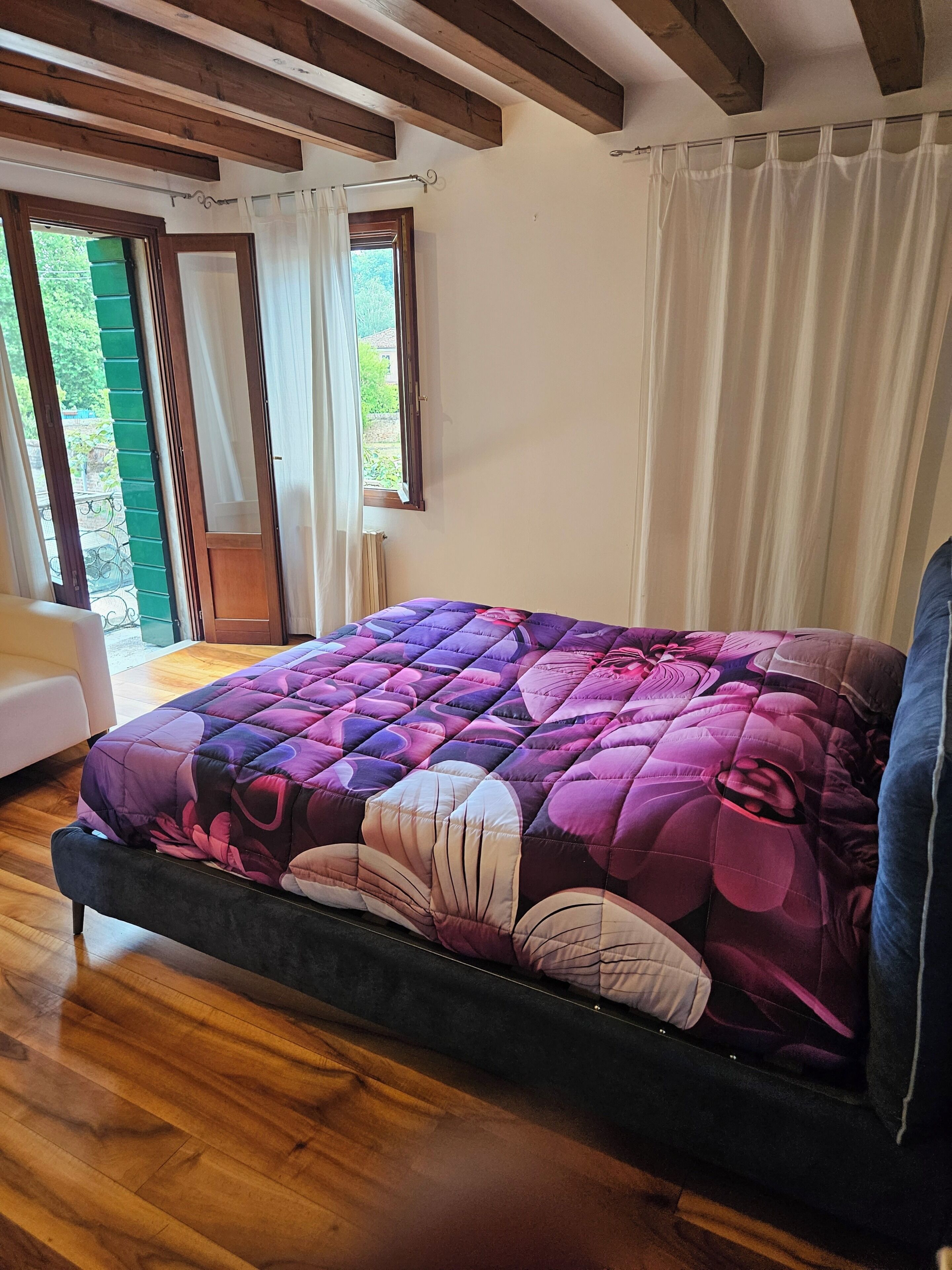 2 bedrooms, bed sheets