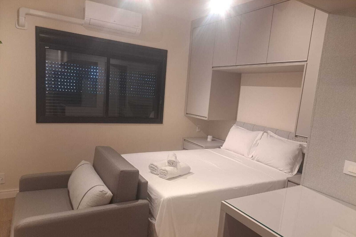 Suite estudio Confort, patio | Cortinas opacas, tabla de planchar con plancha, wifi gratis