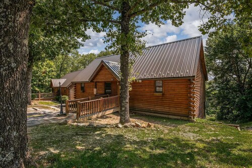 Luxury Notch Estates Cabin Near SDC - 4 BR Suites, 2 Living Areas! - 34
