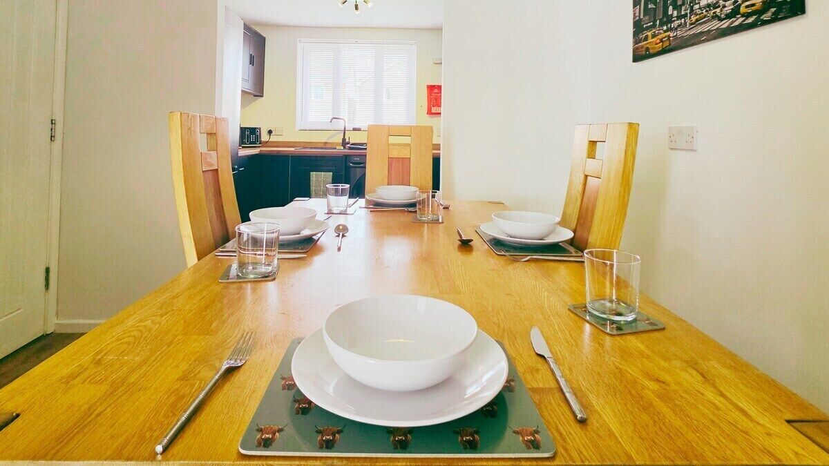 Apartment, Private Bathroom | Restaurant