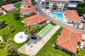 Outdoor pool - 2bd Condo close to pool and restaurants  (Siesta Key)