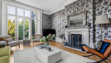 House | 7 bedrooms, high-speed internet