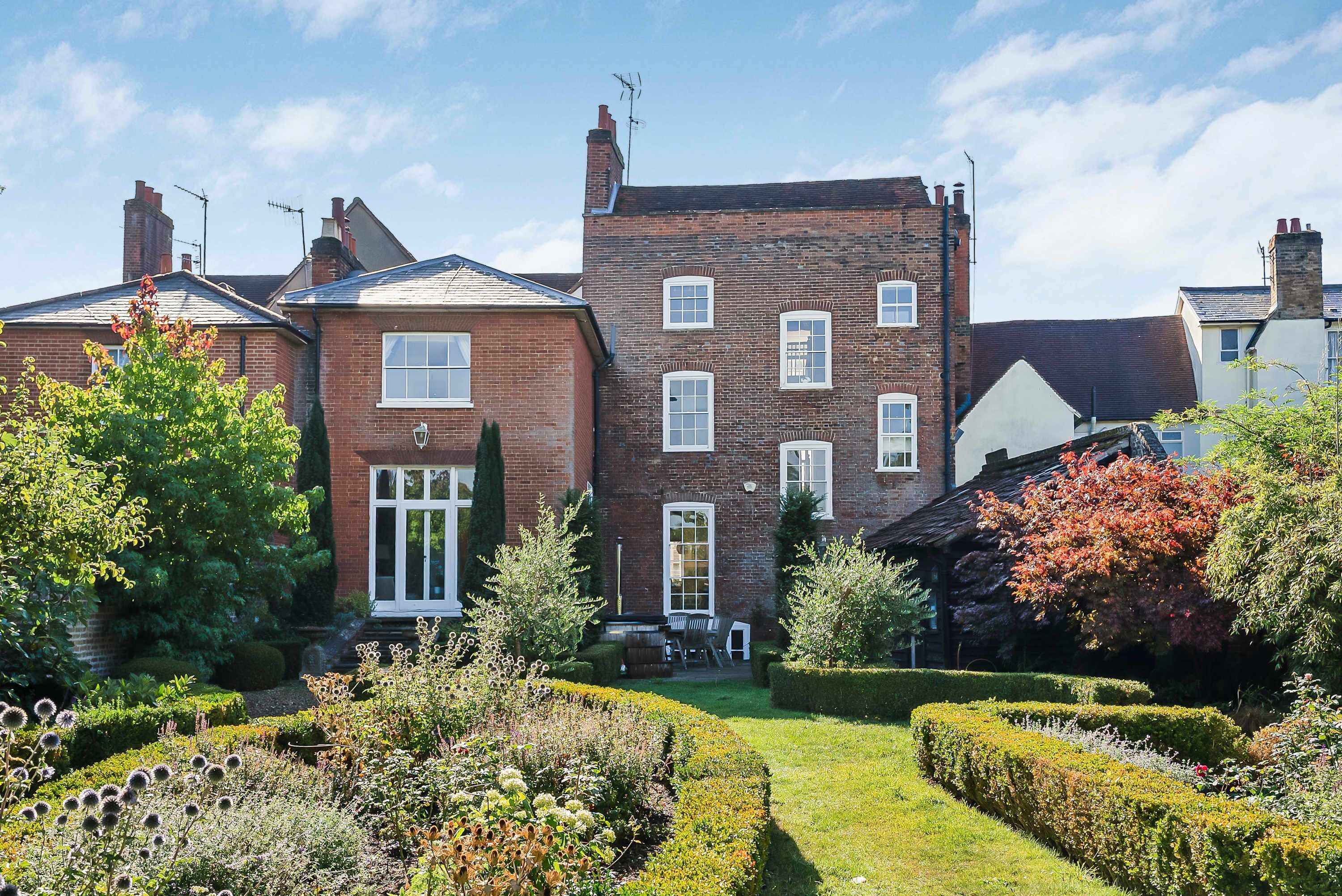 House | 7 bedrooms, Internet