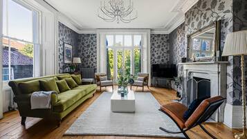 House | 7 bedrooms, high-speed internet