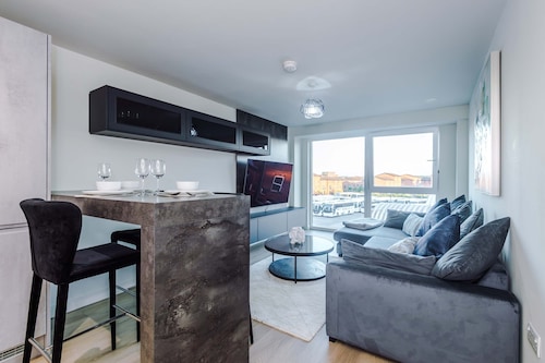 Riverside 2bed 2 Bath Leeds Fast Wifi