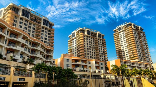 Cozy 1-Bedroom Studio at One Woodbrook Place