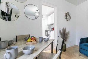 Dining - Charming appt - 1BR/4P - Montreuil - Proche Paris (Montreuil)