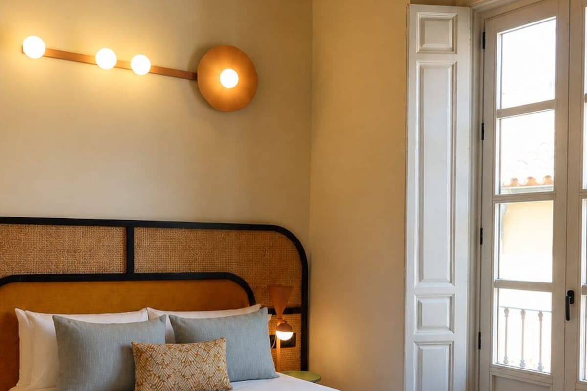 Comfort Double Room | Free minibar, desk, free WiFi, bed sheets