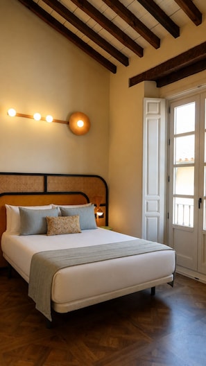 Comfort Double Room | Free minibar, desk, free WiFi, bed sheets - Hotel Casa Beatas (Malaga)