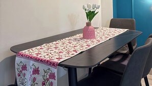 Apartamento grand, sacada | Opções para refeição