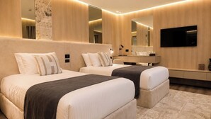 Deluxe Cabin, River View - Rafaheya Nile Cruise Monday 4 nts Luxor (Luxor)