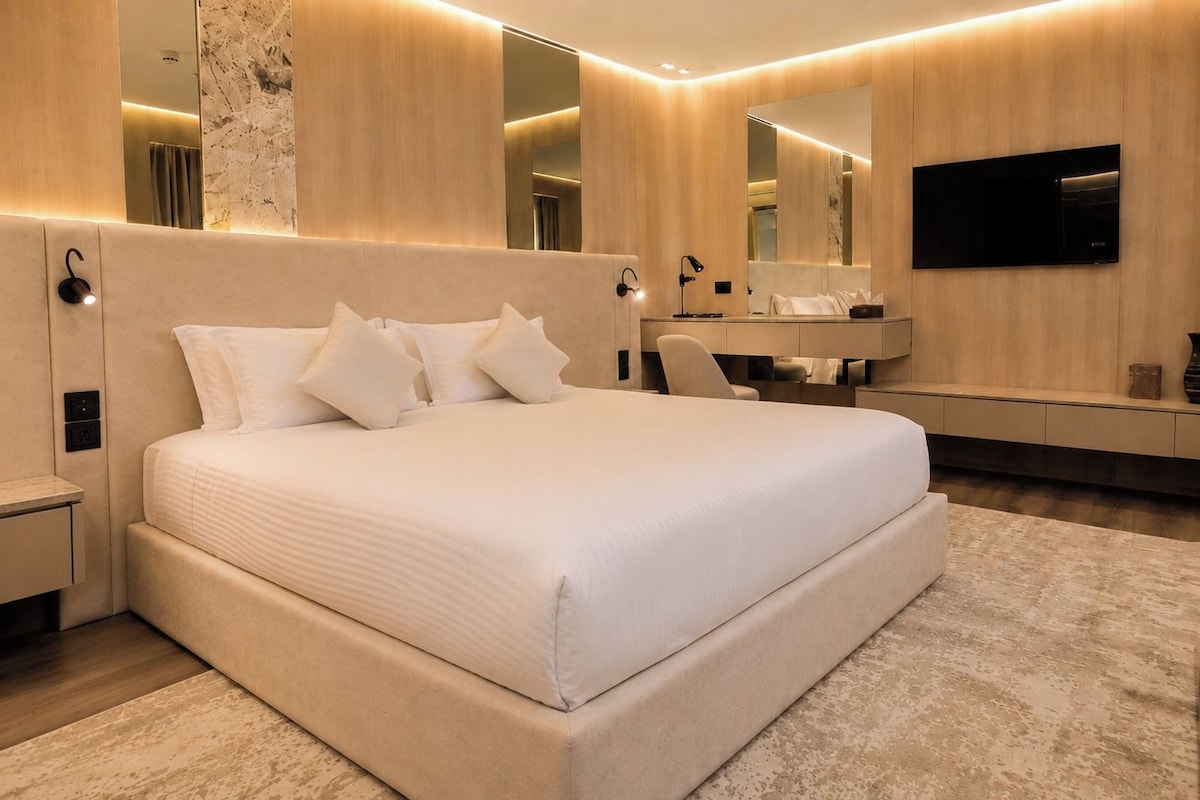 Junior Suite, River View | Minibar, in-room safe, desk, WiFi (free)