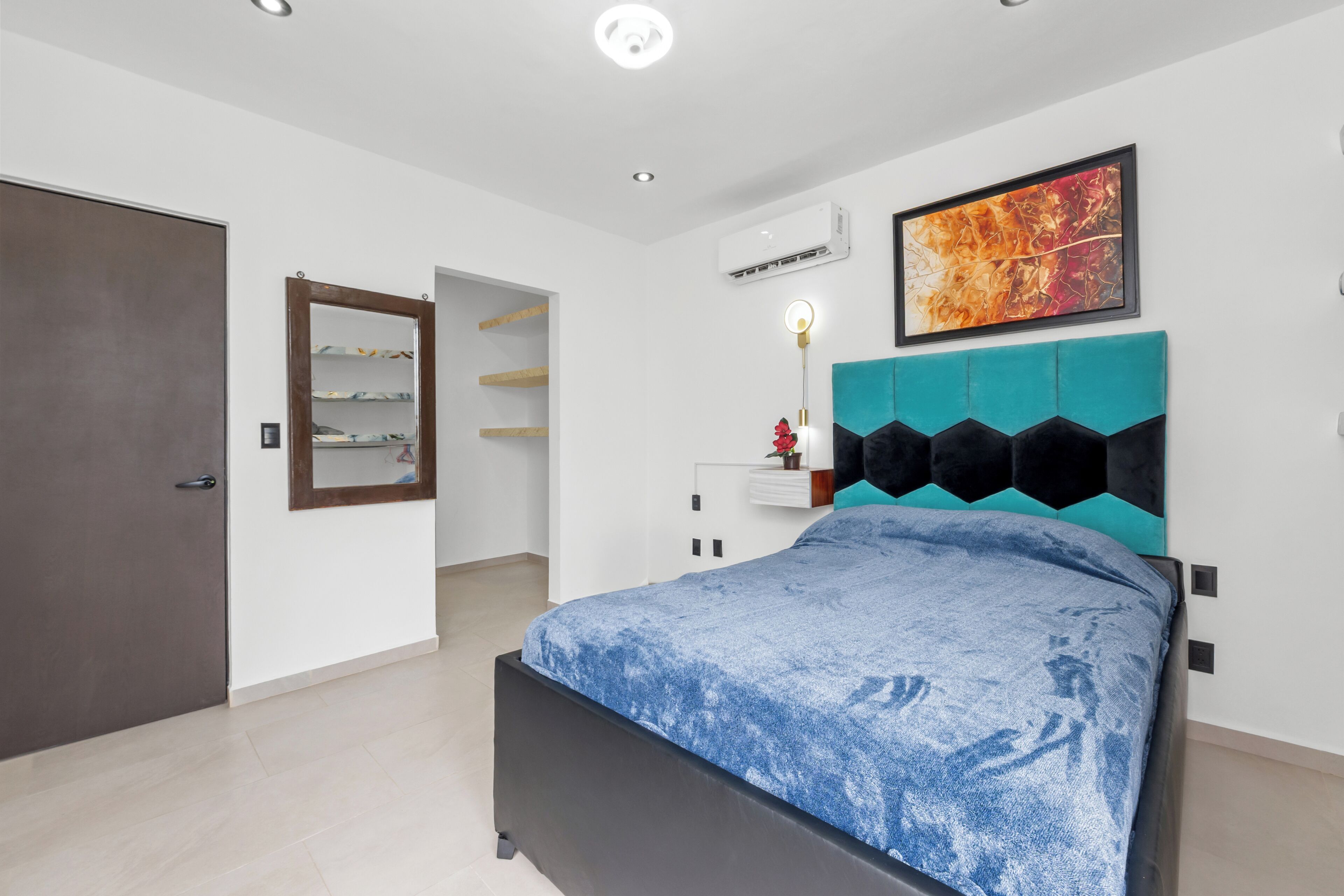 5 habitaciones, escritorio, tabla de planchar con plancha y wifi 