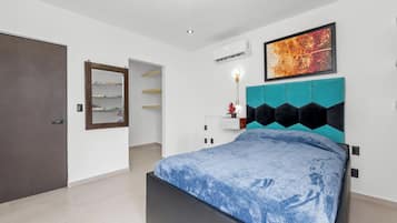 5 habitaciones, escritorio, tabla de planchar con plancha y wifi