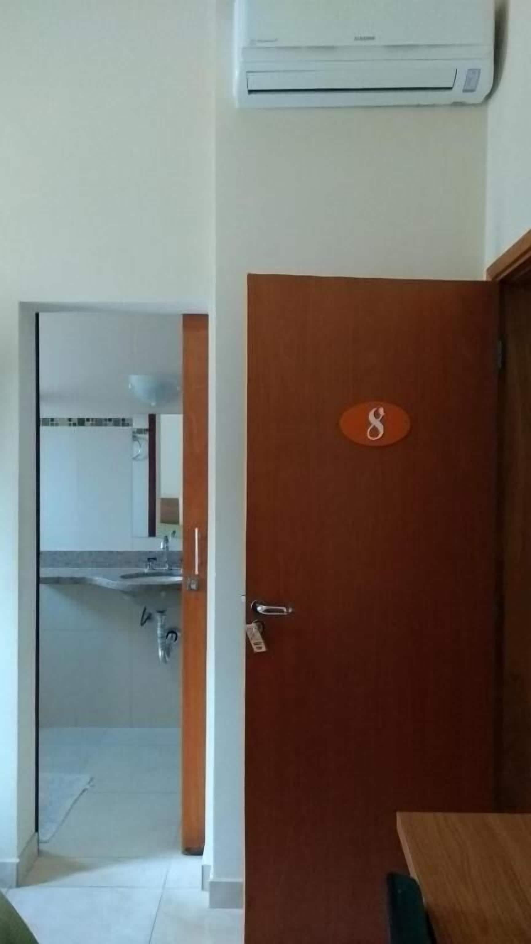 Deluxe Double Room, City View | Interior