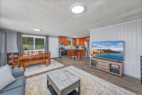 Renovated Steps to the Beach Cottage in Ewa Beach Serene Home C