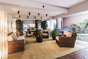 Exterior - Ocean-diamond Head Views From the Canterbury Place W/great Building Amenities (Honolulu)