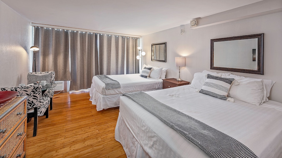 Golf Course & Mountain Views at the Island Colony Amazing Building Amenities
