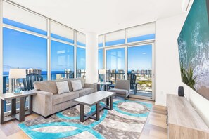 Exterior - Breathtaking Ocean View Penthouse in the Heart of Honolulu (Honolulu)