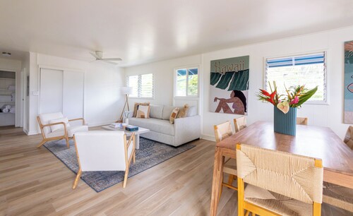 Serene Lanikai House Near the Beach W/outdoor BBQ & Close to Shopping Center