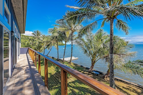 Oceanfront Gem in the Beautiful Kaneohe Dream Home Paradise Family Retreat