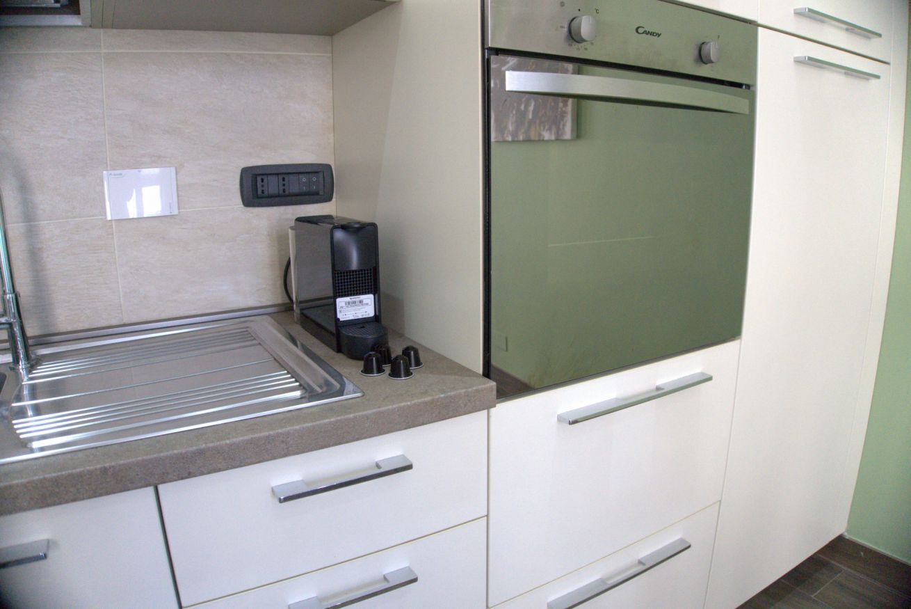 Fridge, dishwasher, ice maker