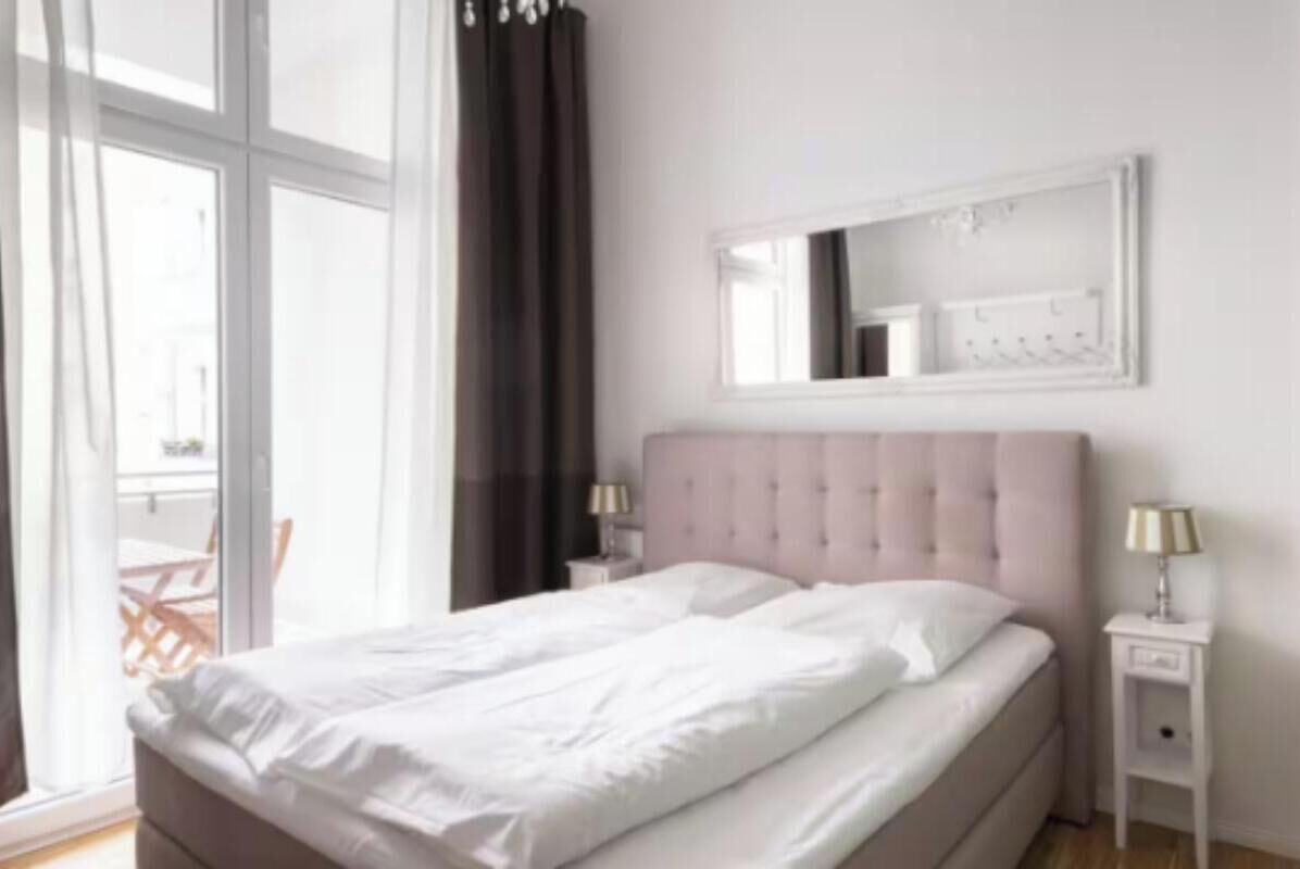 4 bedrooms, desk, iron/ironing board, travel crib