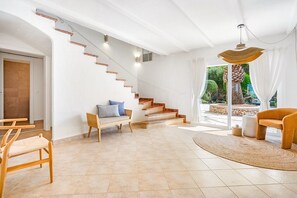 Interior - Villa Cley - Four Bedroom Villa, Sleeps 8 (Alayor)