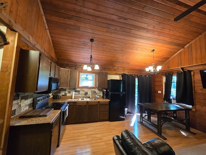 Lakefront views of Willscreek Lake 2 bedroom
