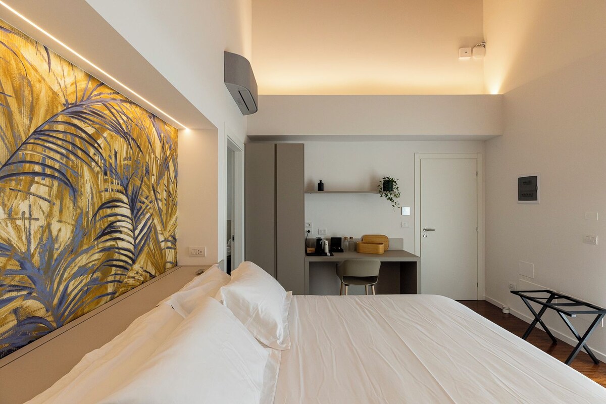 In-room safe, desk, laptop workspace, free WiFi