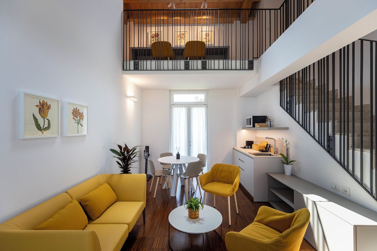 Executive Loft, Garden View | Living area