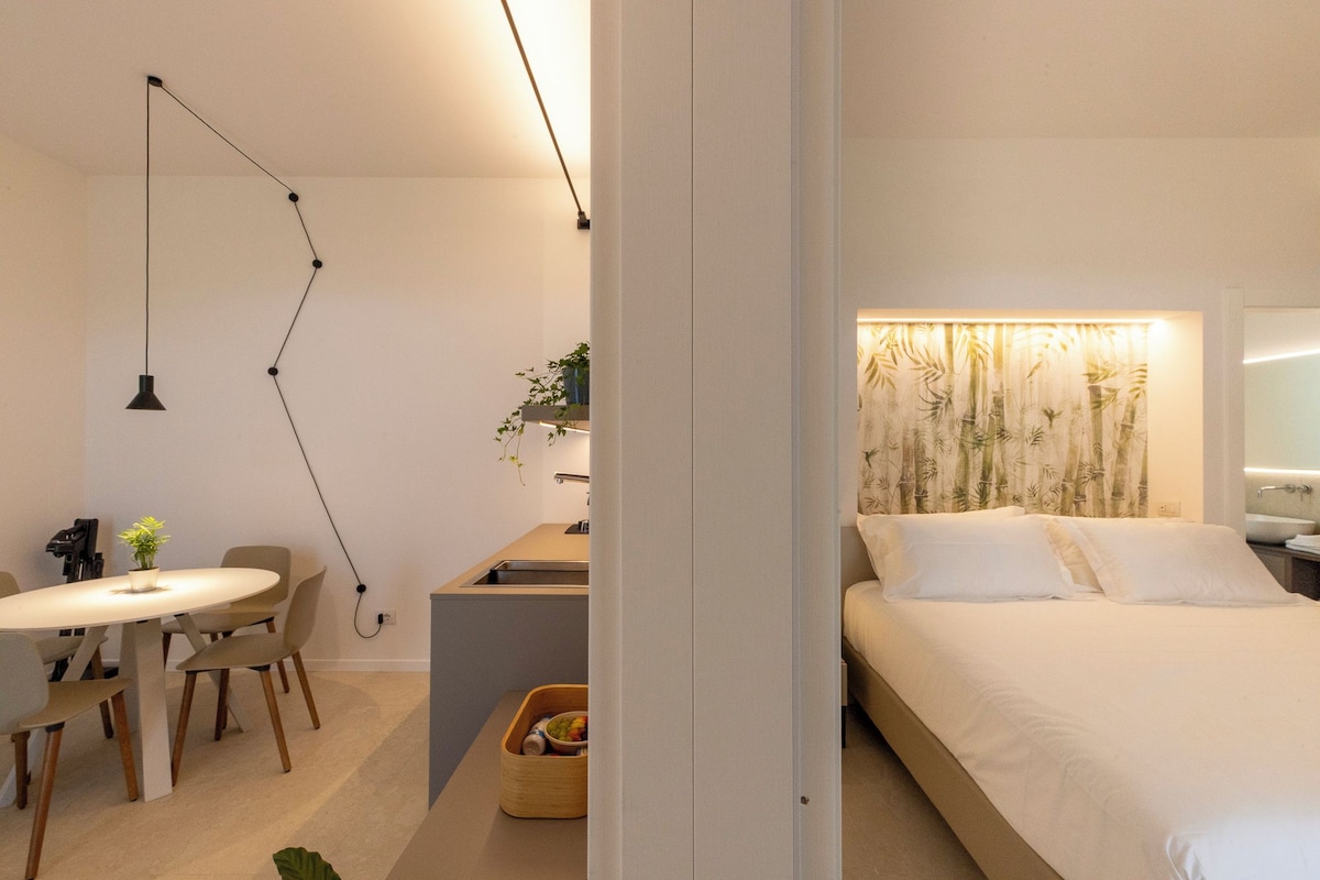 Deluxe Double or Twin Room, Garden View (living and kitchen shared) | Living area