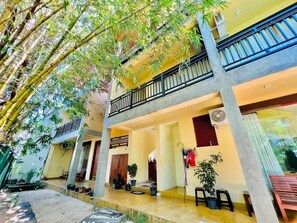 Unclassified image, 2 of 15, button - Villa Rustic (Negombo)