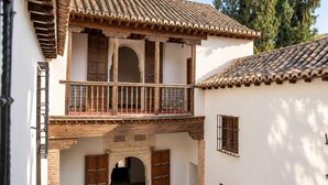 Exterior - YANGUAS NAZARI PALACE (Granada)