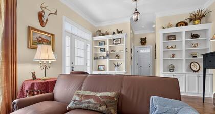 Cozy Hunter s Retreat Wraparound Porch Fireplace