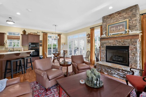 Cozy Hunter s Retreat Wraparound Porch Fireplace