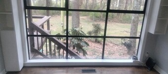 Quiet 2-bedroom house in fantastic Fairburn with cool AC.