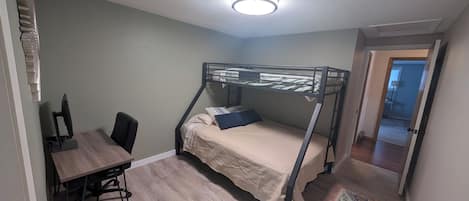 4 bedrooms, WiFi (free), bed sheets