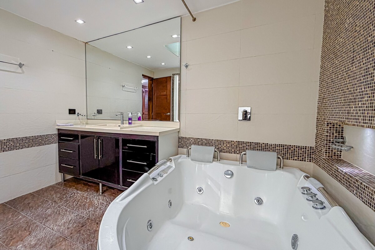 Studio Supérieur, bain à remous | Bain à remous privé
