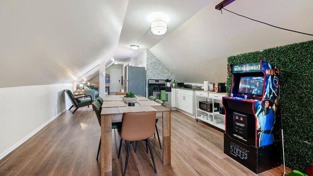 Dining - Cozy Urban View Retreat Near Downtown - Sleeps 7 (Chicago)