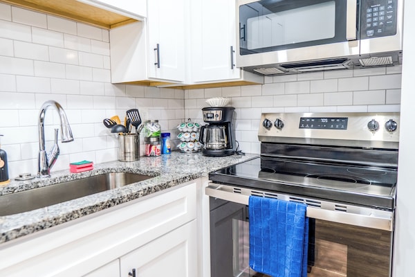 Townhouse Mewah, 4 kamar tidur, Bebas Asap Rokok, kamar mandi pribadi | Dapur pribadi