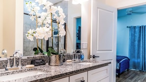 Lyxigt townhome - 4 sovrum - icke-rökare - privat badrum | Badrum