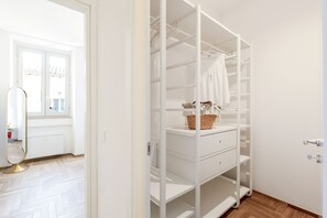 Ảnh chưa phân loại, 5 trong số 34 ảnh, nút