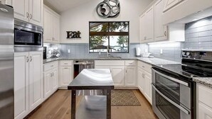 Casa, várias camas (Villa Shoals) | Cozinha privada