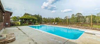 5-acre Historic Home With Pool Fishing Pond Game Room Outdoor Bar
