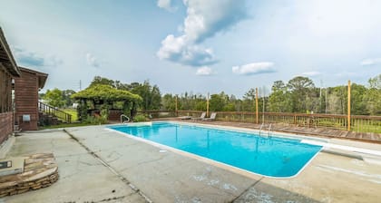 5-acre Historic Home With Pool Fishing Pond Game Room Outdoor Bar