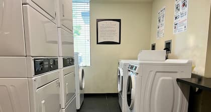 Spacious Suite w/ Kitchen | Breakfast Included!